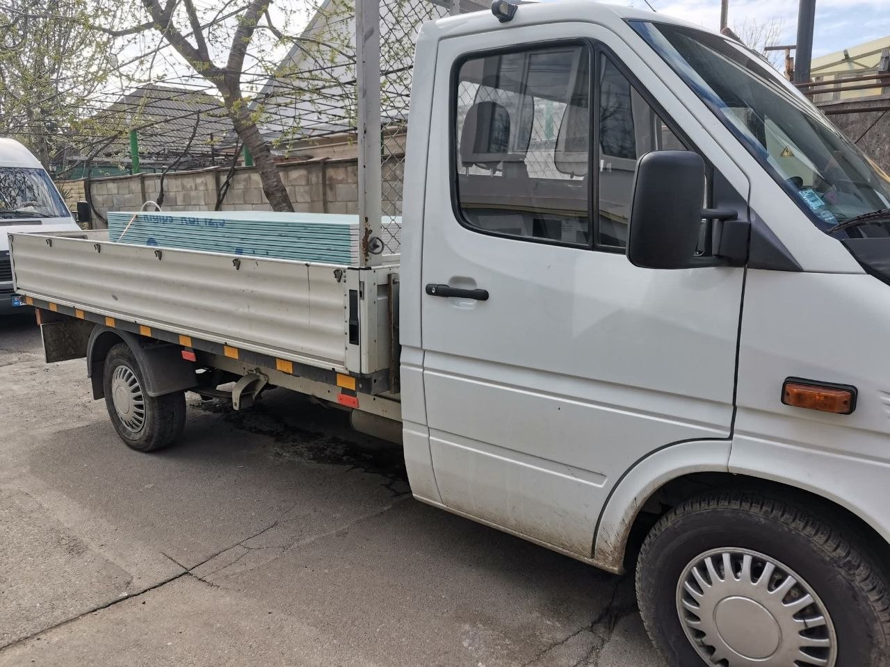 Transport materiale construcție